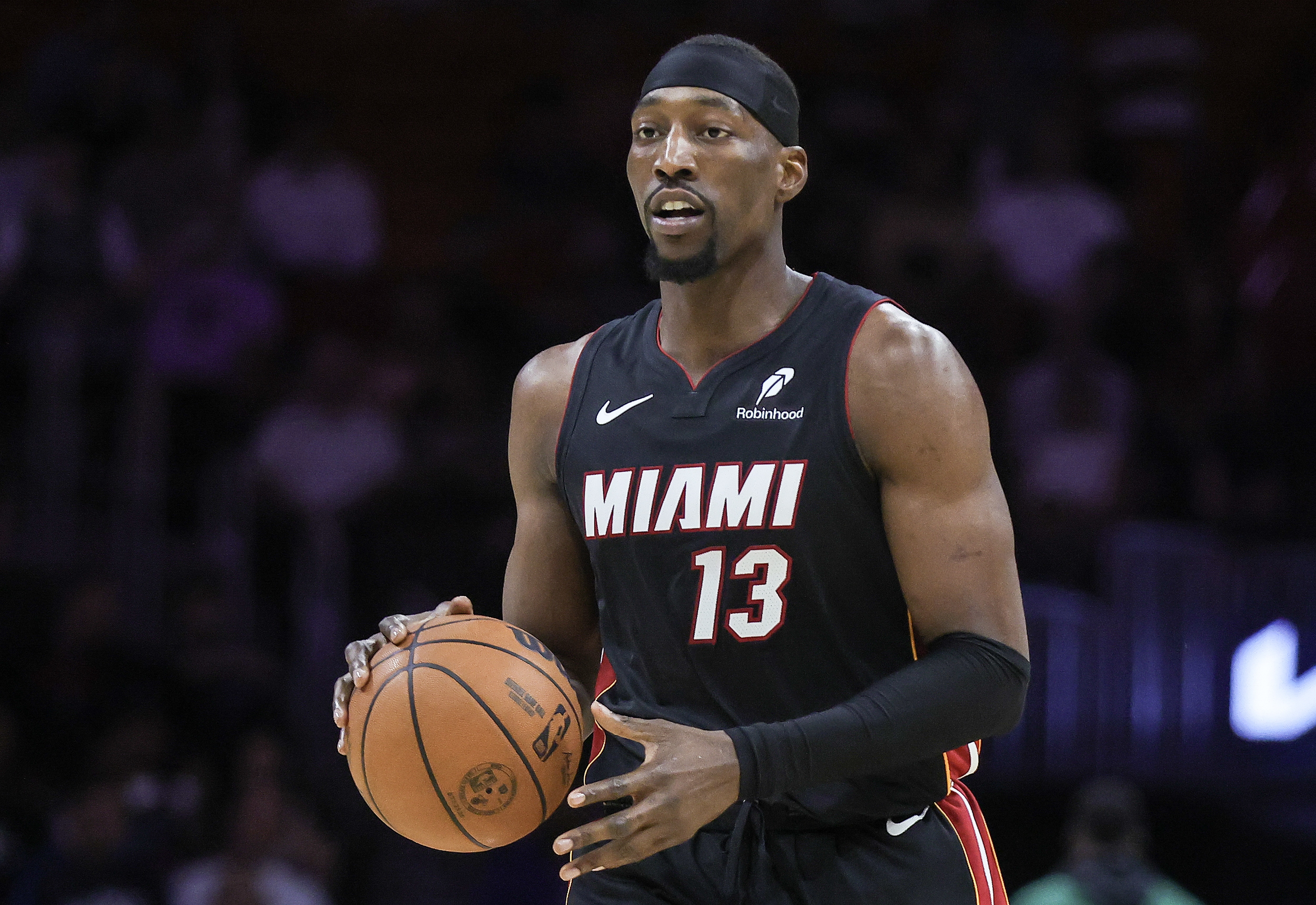 攻防俱佳！阿德巴约半场10中7高效砍下17分8板3助3断1帽